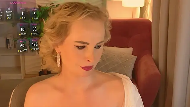 Snapshot of Sandra_Kind chatting on April 14, 2026, 5:34 am Sandra Kind online show from April 14, 2026, 5:34 am