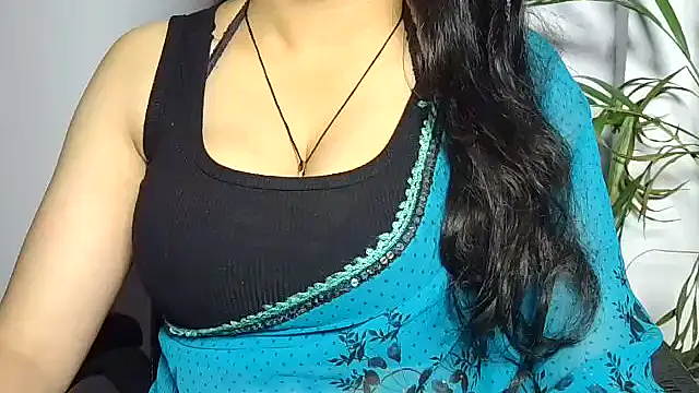 Snapshot of its_siya chatting on November 16, 2025, 8:24 pm its siya online show from November 16, 2025, 8:24 pm