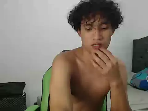 Boy coll online show from May 3, 2026, 6:40 am