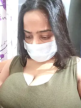 COZY ROZI online show from October 27, 2025, 4:52 pm