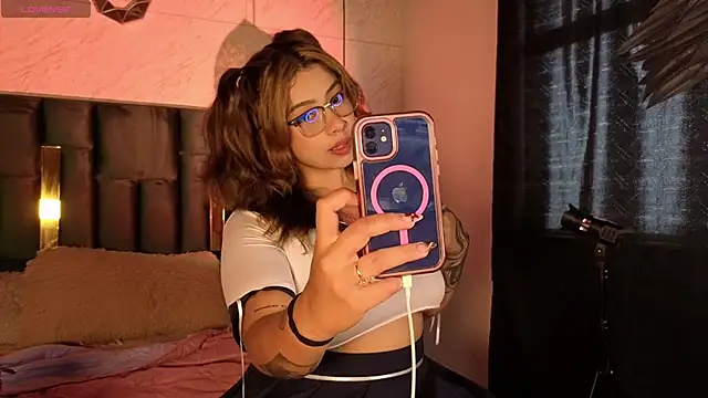 Snapshot of Susana_Williamss chatting on March 20, 2026, 7:37 pm Susana Williamss online show from March 20, 2026, 7:37 pm