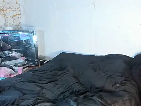 Danny Luxx online show from April 14, 2026, 3:22 am