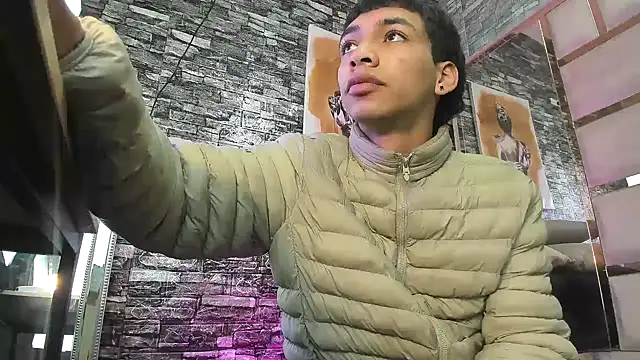 Snapshot of Danny_Luxx chatting on February 23, 2026, 3:08 am Danny Luxx online show from February 23, 2026, 3:08 am