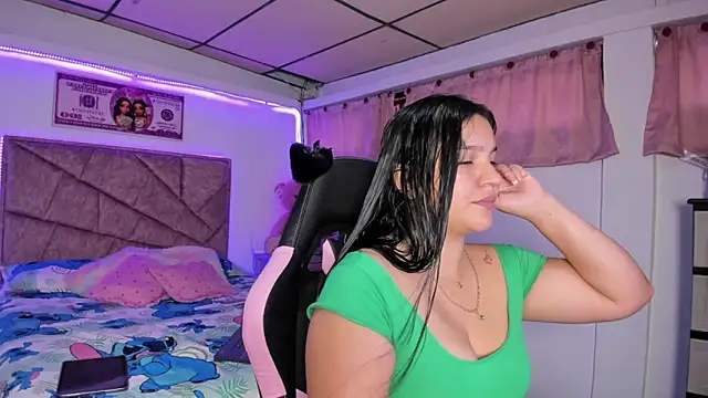 Cristal Smith20 online show from April 16, 2026, 1:01 pm