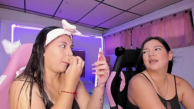 Cristal Smith20 online show from April 8, 2026, 12:39 pm