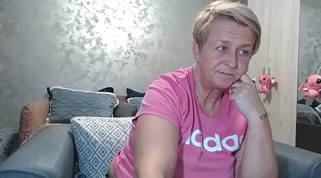 RosesandLillies online show from March 18, 2025, 6:17 pm