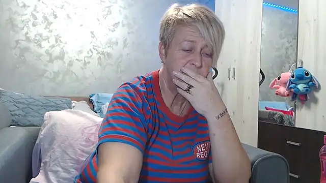 Snapshot of RosesandLillies chatting on March 2, 2026, 5:53 pm RosesandLillies online show from March 2, 2026, 5:53 pm