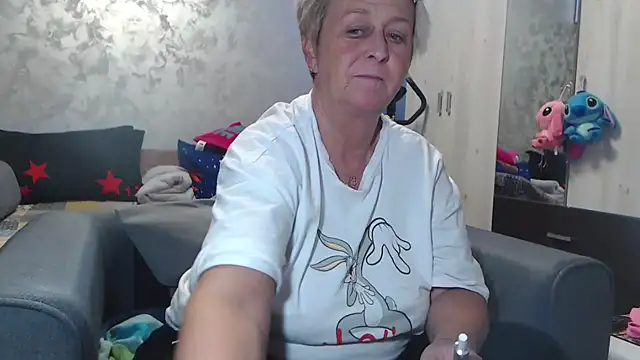 Snapshot of RosesandLillies chatting on March 18, 2026, 5:36 pm RosesandLillies online show from March 18, 2026, 5:36 pm