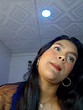 Snapshot of victoria_roussee chatting on January 17, 2026, 8:07 am victoria roussee online show from January 17, 2026, 8:07 am