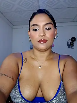 Snapshot of victoria_roussee chatting on February 6, 2026, 5:25 am victoria roussee online show from February 6, 2026, 5:25 am