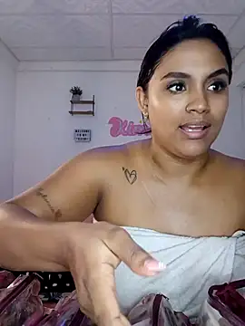 victoria roussee online show from December 14, 2025, 4:40 am