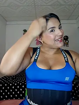 Snapshot of victoria_roussee chatting on February 4, 2026, 7:14 am victoria roussee online show from February 4, 2026, 7:14 am