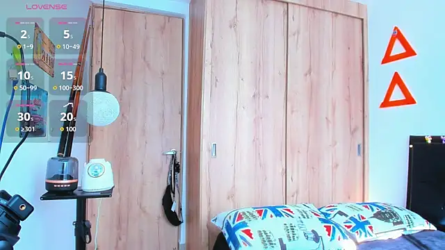 fitnolan online show from November 11, 2025, 1:39 pm