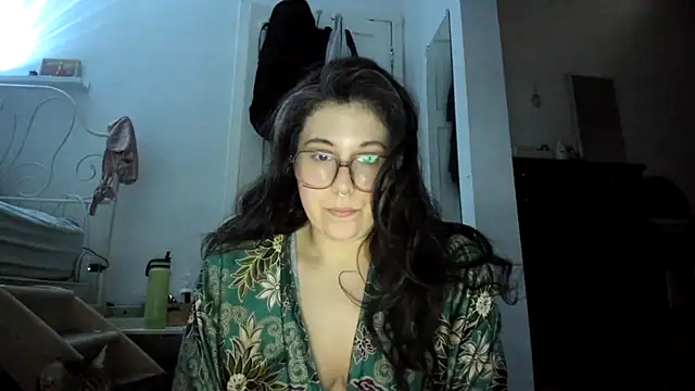 Snapshot of Rosiee69_ chatting on February 23, 2025, 9:59 pm Rosiee69  online show from February 23, 2025, 9:59 pm