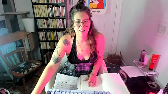 Snapshot of Rosiee69_ chatting on September 17, 2025, 7:16 pm Rosiee69  online show from September 17, 2025, 7:16 pm