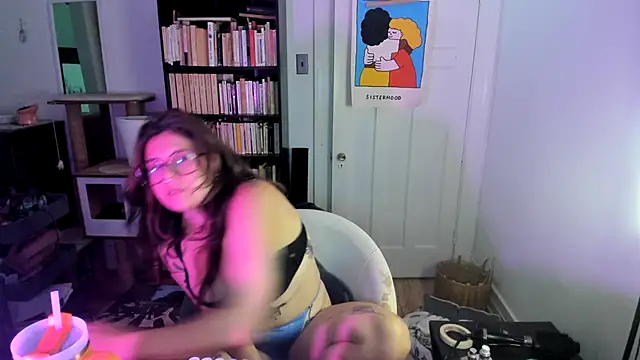 Snapshot of Rosiee69_ chatting on September 8, 2025, 8:19 pm Rosiee69  online show from September 8, 2025, 8:19 pm