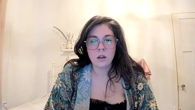 Snapshot of Rosiee69_ chatting on February 22, 2025, 10:09 pm Rosiee69  online show from February 22, 2025, 10:09 pm