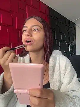 Snapshot of Emily-teen chatting on February 3, 2026, 2:44 pm Emily-teen online show from February 3, 2026, 2:44 pm