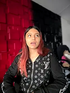 Snapshot of Emily-teen chatting on December 2, 2025, 7:37 pm Emily-teen online show from December 2, 2025, 7:37 pm