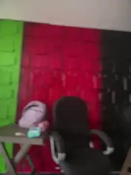 Emily-teen online show from October 10, 2025, 2:07 pm