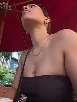 Snapshot of Alice_surprise chatting on November 8, 2025, 10:24 pm Alice surprise online show from November 8, 2025, 10:24 pm