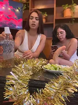 Snapshot of Alice_surprise chatting on March 1, 2025, 10:42 pm Alice surprise online show from March 1, 2025, 10:42 pm