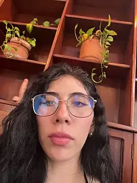 Snapshot of Alice_surprise chatting on March 8, 2025, 8:35 pm Alice surprise online show from March 8, 2025, 8:35 pm