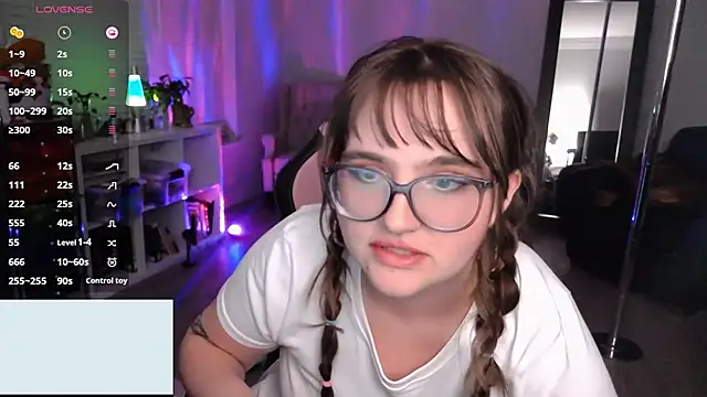 Snapshot of Snickerdoodles69 chatting on March 14, 2025, 3:48 am Snickerdoodles69 online show from March 14, 2025, 3:48 am