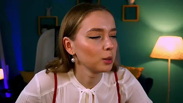 JenniferGraces online show from March 15, 2025, 7:38 pm