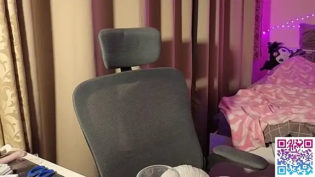 boozekirs  online show from February 15, 2026, 2:34 am