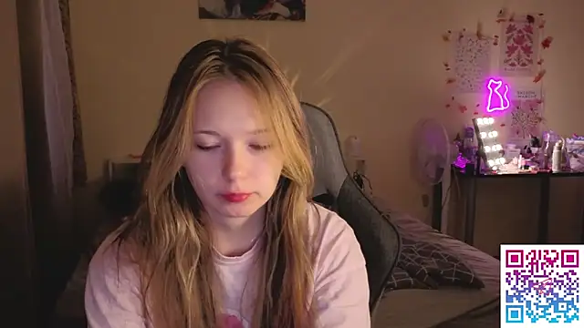 boozekirs  online show from October 27, 2025, 2:45 am