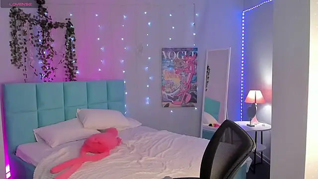 boozekirs  online show from March 27, 2026, 8:26 am