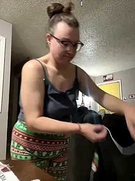 Snapshot of HTXBELLE chatting on December 16, 2025, 3:00 am HTXBELLE online show from December 16, 2025, 3:00 am