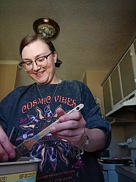 Snapshot of HTXBELLE chatting on October 30, 2025, 6:27 pm HTXBELLE online show from October 30, 2025, 6:27 pm