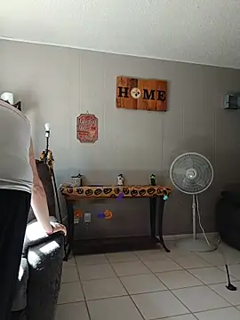 Snapshot of HTXBELLE chatting on November 5, 2025, 7:28 pm HTXBELLE online show from November 5, 2025, 7:28 pm