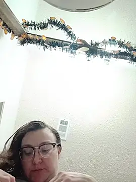 Snapshot of HTXBELLE chatting on November 18, 2025, 12:15 am HTXBELLE online show from November 18, 2025, 12:15 am