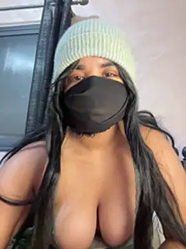Snapshot of Louli_ta chatting on March 6, 2026, 9:21 pm Louli ta online show from March 6, 2026, 9:21 pm
