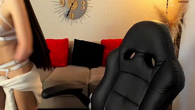 Kath latorre online show from February 21, 2025, 1:22 pm