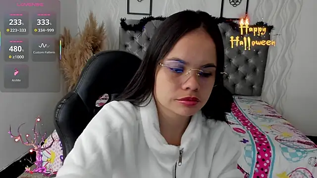 Kath latorre online show from October 17, 2025, 1:13 pm