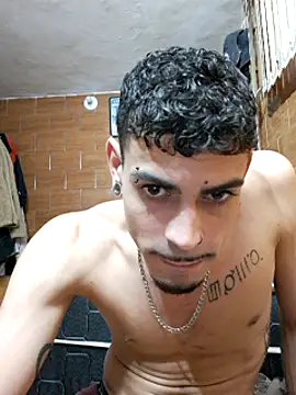 Snapshot of AkauanBR chatting on February 17, 2025, 7:33 pm AkauanBR online show from February 17, 2025, 7:33 pm