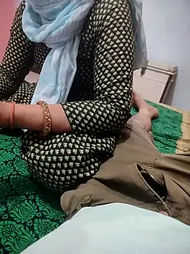 Snapshot of indian_couple4 chatting on May 6, 2026, 4:33 pm indian couple4 online show from May 6, 2026, 4:33 pm