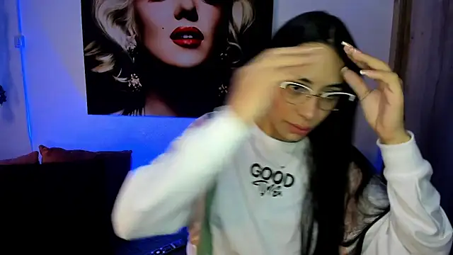 Snapshot of TANIA_06 chatting on November 23, 2025, 1:10 pm TANIA 06 online show from November 23, 2025, 1:10 pm