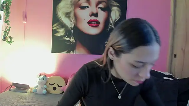 Snapshot of TANIA_06 chatting on July 2, 2026, 1:17 pm TANIA 06 online show from July 2, 2026, 1:17 pm