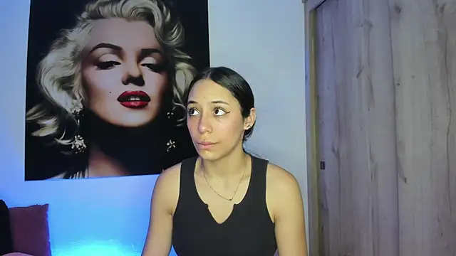 Snapshot of TANIA_06 chatting on November 5, 2025, 1:14 pm TANIA 06 online show from November 5, 2025, 1:14 pm