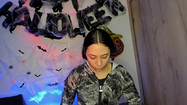 Snapshot of TANIA_06 chatting on November 1, 2025, 1:16 pm TANIA 06 online show from November 1, 2025, 1:16 pm