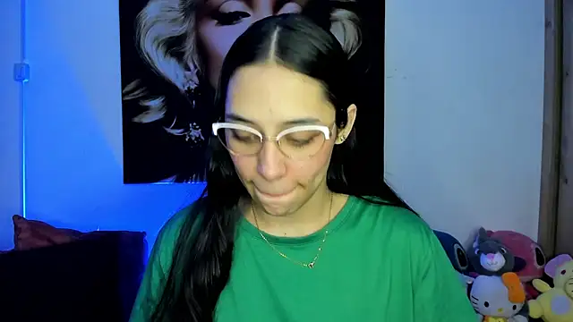 Snapshot of TANIA_06 chatting on November 21, 2025, 1:21 pm TANIA 06 online show from November 21, 2025, 1:21 pm