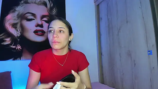 Snapshot of TANIA_06 chatting on November 7, 2025, 1:15 pm TANIA 06 online show from November 7, 2025, 1:15 pm