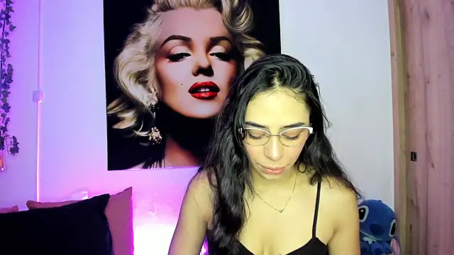 Snapshot of TANIA_06 chatting on November 16, 2025, 1:16 pm TANIA 06 online show from November 16, 2025, 1:16 pm