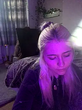 Snapshot of Blondie_Sofia_Essexbabe chatting on December 2, 2025, 3:58 pm Blondie Sofia Essexbabe online show from December 2, 2025, 3:58 pm