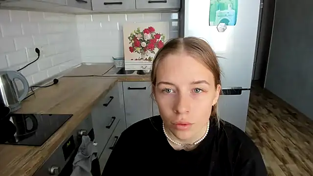 Snapshot of AnnNorriss chatting on October 20, 2025, 10:38 am AnnNorriss online show from October 20, 2025, 10:38 am